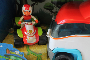 Игровой набор Щенячий патруль «Автовоз» с красной крышей + 1 персонаж