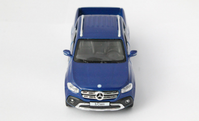 Машина Kinsmart Mercedes-Benz X-Class, инерционная синяя