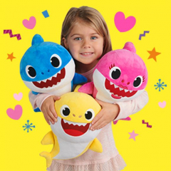 Поющая мягкая игрушка «BabyShark» Акулёнок розовый, 28 см